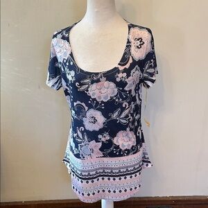 World Unity Floral Scoop Neck Women’s short sleeve top Size L New
